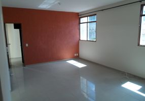 Apartamento com 3 Quartos para alugar, 100m²