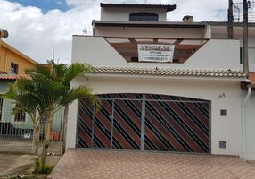 Sobrado com 3 Quartos à venda, 230m²