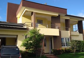 Casa de Condomínio com 4 Quartos à venda, 210m²