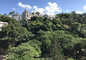 Apartamento com 4 Quartos para alugar, 320m²