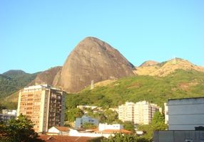 Apartamento com 2 Quartos à venda, 76m²