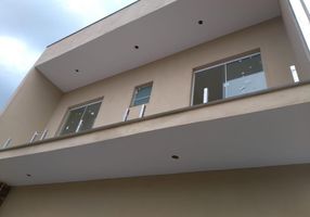 Casa com 3 Quartos à venda, 129m²