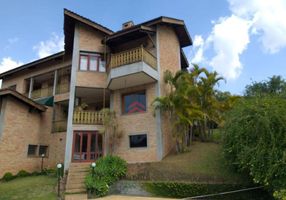 Casa de Condomínio com 5 Quartos para venda ou aluguel, 500m²