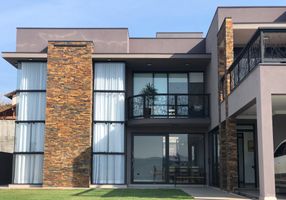 Sobrado com 4 Quartos à venda, 310m²