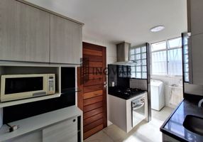 Apartamento com 3 Quartos para alugar, 160m²