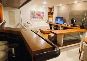 Apartamento com 4 Quartos para alugar, 170m²