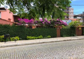 Casa com 6 Quartos à venda, 320m²