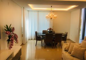 Casa de Condomínio com 4 Quartos à venda, 405m²
