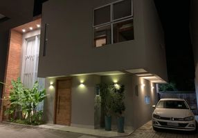Casa de Condomínio com 3 Quartos à venda, 140m²