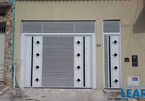 Casa com 2 Quartos à venda, 123m²