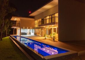 Casa de Condomínio com 5 Quartos à venda, 722m²