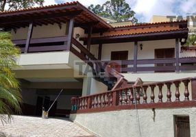 Casa com 4 Quartos para venda ou aluguel, 480m²