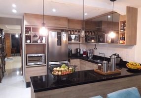 Casa com 4 Quartos à venda, 100m²