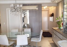 Apartamento com 4 Quartos para alugar, 140m²