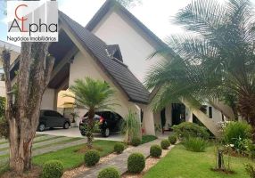 Casa de Condomínio com 5 Quartos para venda ou aluguel, 600m²