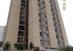 Apartamento com 2 Quartos para alugar, 63m²