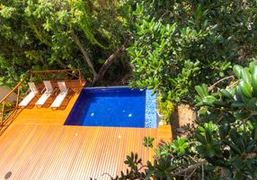 Casa de Condomínio com 4 Quartos à venda, 424m²