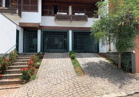 Casa com 4 Quartos à venda, 390m²