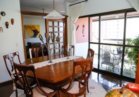 Apartamento com 3 Quartos à venda, 183m²