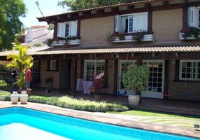 Casa com 4 Quartos à venda, 285m²