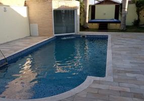 Sobrado com 4 Quartos para alugar, 250m²