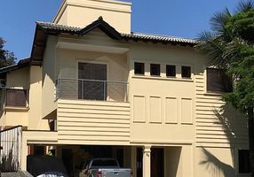 Casa de Condomínio com 5 Quartos à venda, 437m²