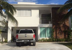 Casa de Condomínio com 4 Quartos para alugar, 300m²