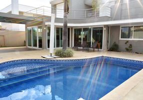 Casa de Condomínio com 5 Quartos à venda, 460m²