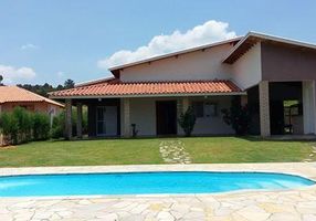 Casa de Condomínio com 4 Quartos à venda, 200m²