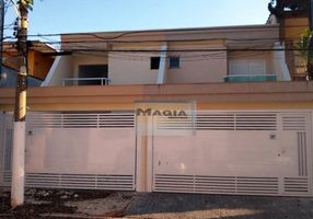 Sobrado com 3 Quartos à venda, 210m²