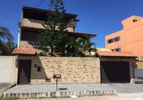 Casa com 5 Quartos à venda, 315m²