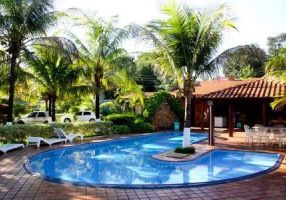 Fazenda/Sítio com 4 Quartos para venda ou aluguel, 2500m²