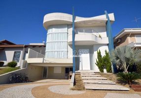 Casa de Condomínio com 3 Quartos à venda, 440m²