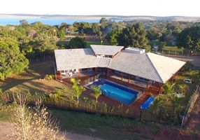 Fazenda/Sítio com 3 Quartos à venda, 734m²