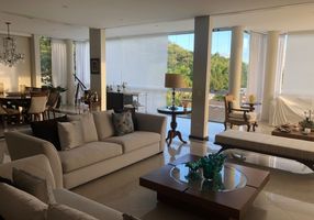 Casa com 5 Quartos à venda, 1000m²