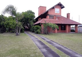 Sobrado com 6 Quartos para alugar, 400m²