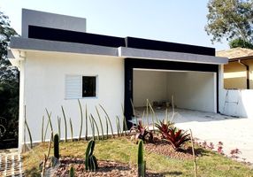 Casa de Condomínio com 3 Quartos à venda, 240m²