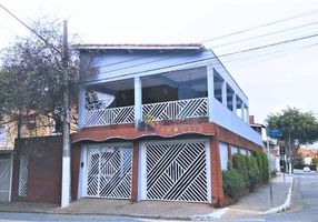 Sobrado com 4 Quartos à venda, 200m²
