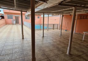 Sobrado com 4 Quartos à venda, 412m²