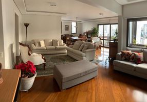 Apartamento com 3 Quartos à venda, 183m²