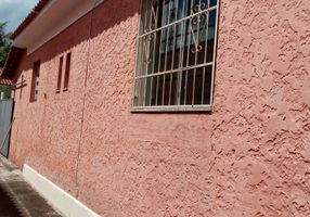 Casa com 2 Quartos para alugar, 104m²