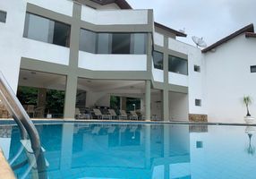 Sobrado com 3 Quartos para alugar, 165m²