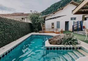 Casa com 6 Quartos para venda ou aluguel, 700m²