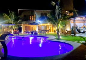 Casa de Condomínio com 5 Quartos à venda, 586m²