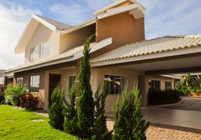 Casa de Condomínio com 4 Quartos à venda, 269m²