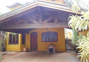 Sobrado com 5 Quartos à venda, 230m²