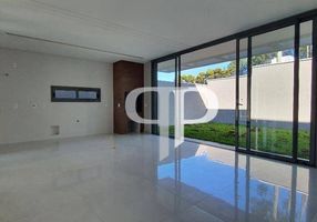 Casa de Condomínio com 3 Quartos à venda, 342m²