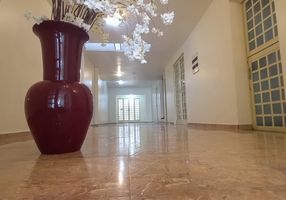 Casa com 7 Quartos à venda, 323m²