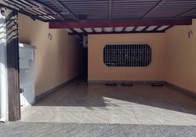 Casa com 3 Quartos à venda, 136m²