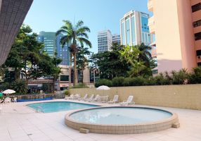 Apartamento com 3 Quartos para alugar, 90m²